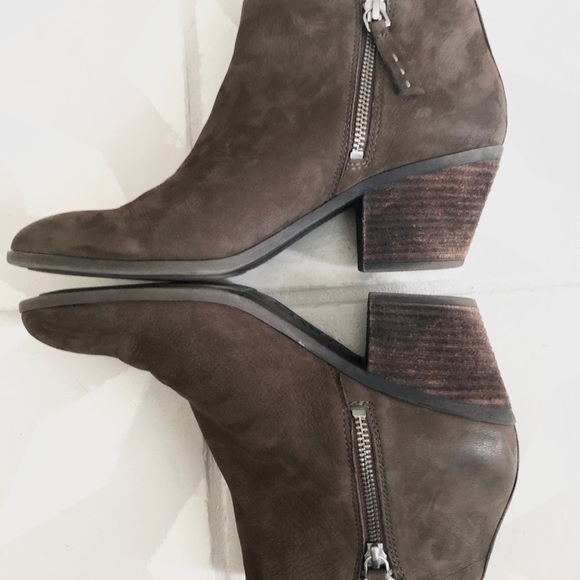 Frye Judith brown leather zip up ankle booties - Picture 13 of 16